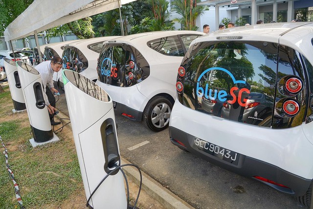 Hạn chế xe riêng, Singapore tính phổ cập chia sẻ xe điện  - Ảnh 2.