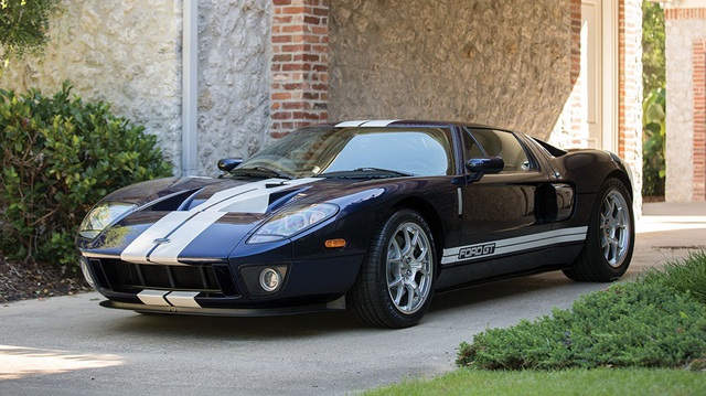 Vẻ đẹp vượt thời gian của chiếc Ford GT "11 tuổi" chuẩn bị đấu giá