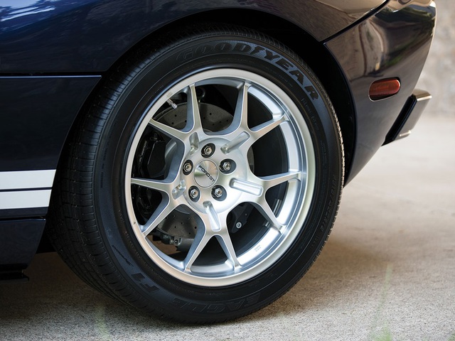 Vẻ đẹp vượt thời gian của chiếc Ford GT 11 tuổi chuẩn bị đấu giá - Ảnh 9. Vẻ đẹp vượt thời gian của chiếc Ford GT 11 tuổi chuẩn bị đấu giá - Ảnh 9.