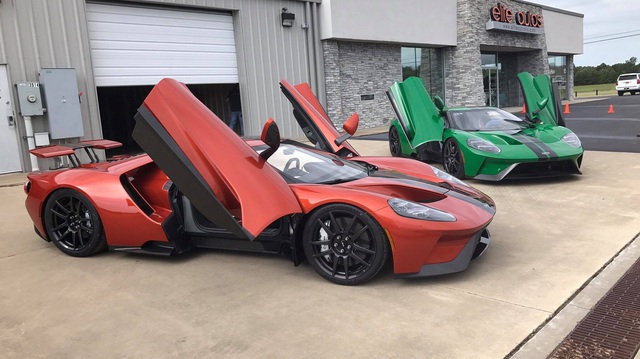 Siêu xe "kén khách" Ford GT thế hệ mới đặt chân đến Mỹ