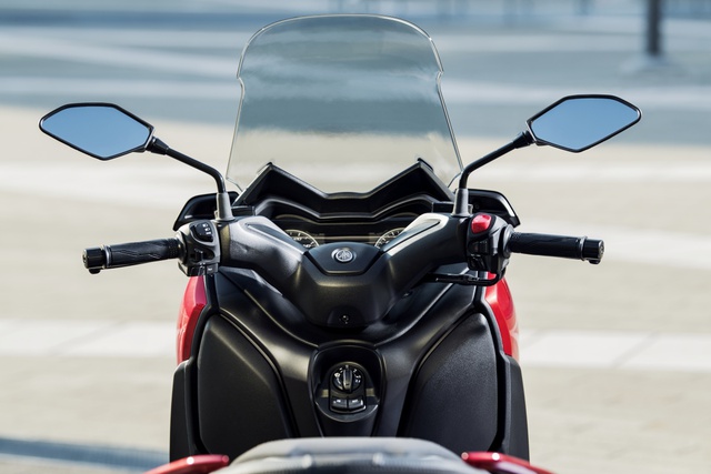 Xe tay ga Yamaha X-Max 125 đời mới được trang bị an toàn hơn - Ảnh 7. Xe tay ga Yamaha X-Max 125 đời mới được trang bị an toàn hơn - Ảnh 7.