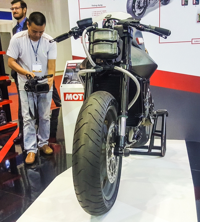 Siêu mô tô độ hàng thửa Motul Onirika 2853 lần đầu xuất hiện tại Việt Nam - Ảnh 1.