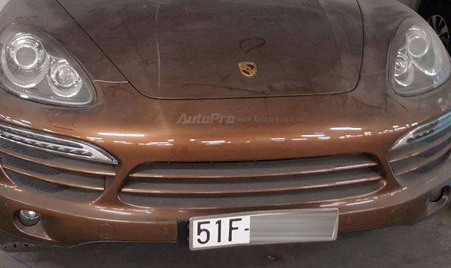 Xót xa với Porsche Cayenne đời cũ, màu hiếm, làm bạn với bụi trong hầm đỗ xe - Ảnh 8.