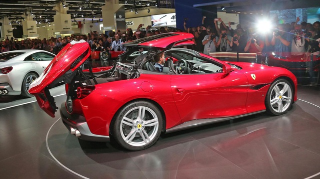 Ferrari Portofino - Siêu xe mui trần cá tính cho các hành trình khác nhau