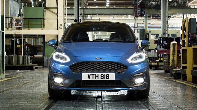 Phiên bản hiệu suất cao của Ford Fiesta trình làng - Ảnh 4. Phiên bản hiệu suất cao của Ford Fiesta trình làng - Ảnh 4.