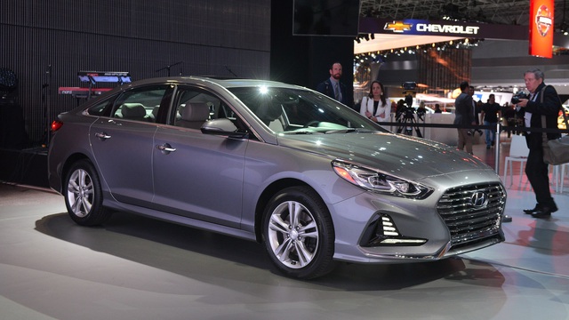 Hyundai Sonata 2018 phiên bản quốc tế trình làng, sẵn sàng đối đầu Toyota Camry