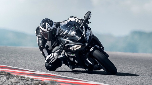 Siêu mô tô Kawasaki ZX-10RR 2018 chính thức trình làng