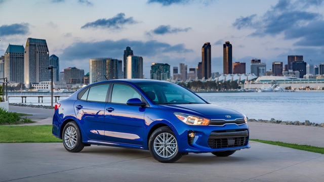 Kia Rio Sedan 2018 trình làng, cạnh tranh với Honda City và Toyota Vios