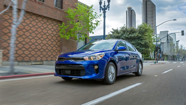 Kia Rio 2018 "đáng đồng tiền bát gạo" hơn với những trang bị mới, giá vẫn tốt