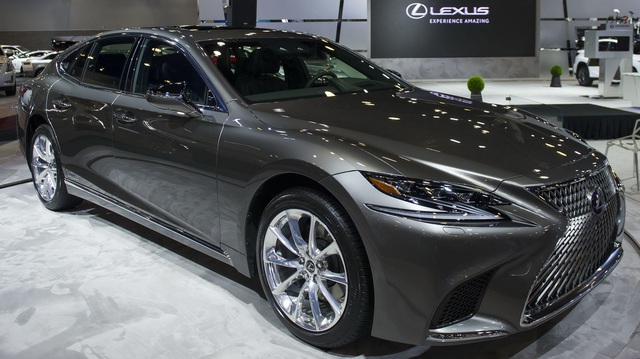 Chiêm ngưỡng vẻ đẹp ngoài đời thực của xe sang cỡ lớn Lexus LS500h 2018