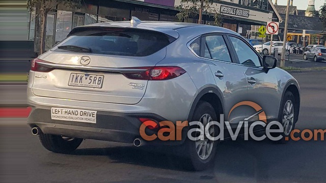 Crossover cỡ nhỏ khiến nhiều người "phát thèm" Mazda CX-4 bất ngờ "xuất ngoại"