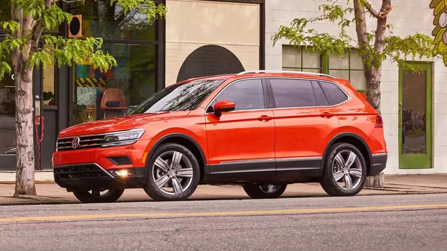 Cạnh tranh Mercedes-Benz GLC, SUV 7 chỗ Volkswagen Tiguan Allspace 2018 có giá 1,7 tỷ đồng