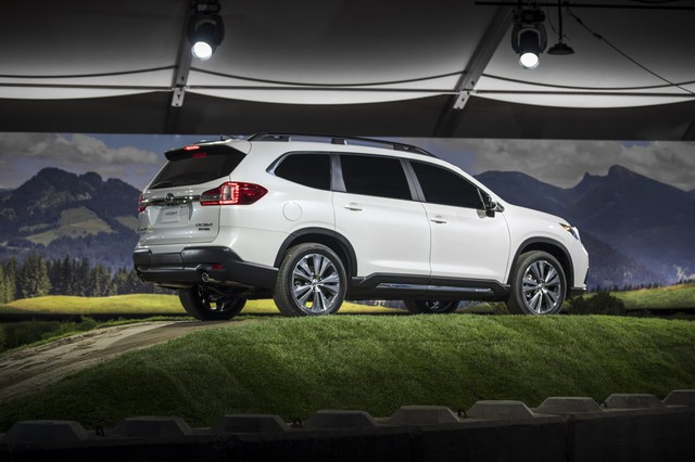 Cạnh tranh Ford Explorer và Toyota Highlander, Subaru quay trở lại phân khúc SUV 7 chỗ - Ảnh 4. Cạnh tranh Ford Explorer và Toyota Highlander, Subaru quay trở lại phân khúc SUV 7 chỗ - Ảnh 4.