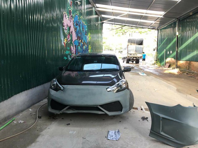 Hà Nội: Ngỡ ngàng với KIA K3 độ vỏ lên Lamborghini - Ảnh 2. Hà Nội: Ngỡ ngàng với KIA K3 độ vỏ lên Lamborghini - Ảnh 2.
