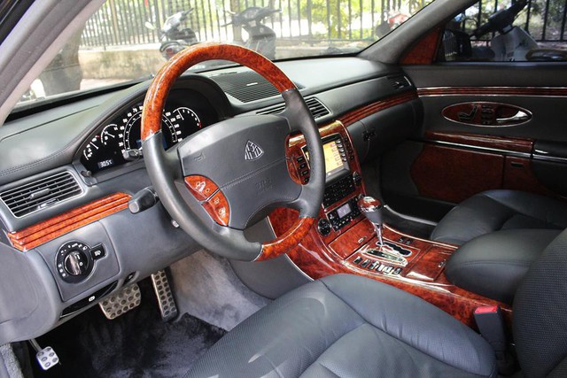Xe siêu sang Maybach 62 trong lô xe nhập lậu năm 2013 tái xuất tại Hà Nội - Ảnh 3. Xe siêu sang Maybach 62 trong lô xe nhập lậu năm 2013 tái xuất tại Hà Nội - Ảnh 3.