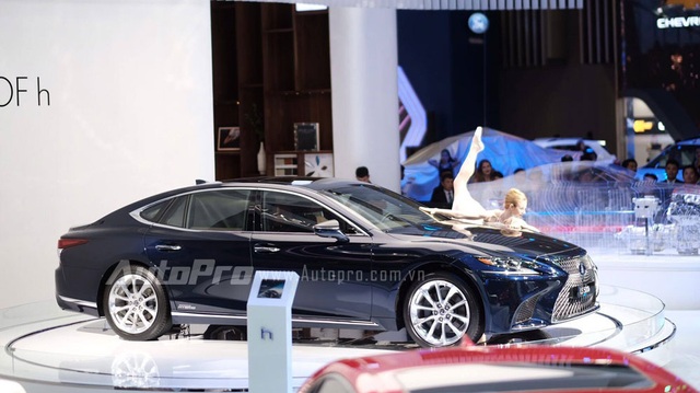Trực tiếp: Lexus mang bộ 3 "hàng nóng" đến triển lãm VMS 2017