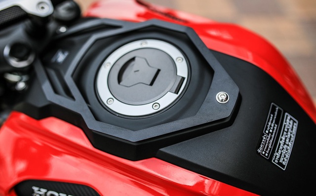 Sướng mắt với Honda CB150R ExMotion chi chít đồ độ - Ảnh 5.
