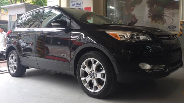 Ford Escape "gây bão" dư luận có giá 1,2 tỷ Đồng tại Việt Nam