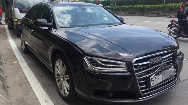 5 ô tô đâm liên hoàn trong hầm Thủ Thiêm, có cả xe sang Audi A8L giá gần 5 tỷ Đồng