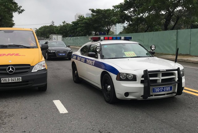 Xe cảnh sát Dodge Charger phục vụ APEC tại Đà Nẵng - Ảnh 1.