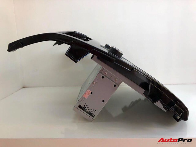 Honda CR-V cũ được tân trang với màn hình Tesla - Ảnh 6. Honda CR-V cũ được tân trang với màn hình Tesla - Ảnh 6.