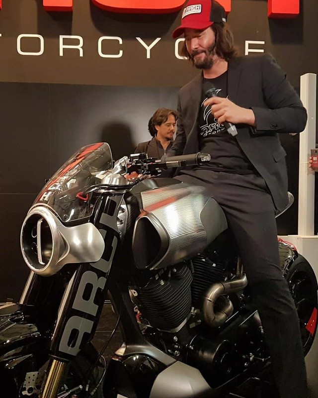 Cận cảnh mô tô chỉ có đúng 23 chiếc do hãng xe của tài tử Keanu Reeves sản xuất - Ảnh 6.