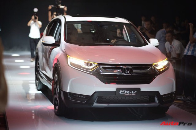 Honda CR-V 2018 chính thức ra mắt Việt Nam, giá cao nhất chưa đến 1,1 tỷ đồng - Ảnh 1.