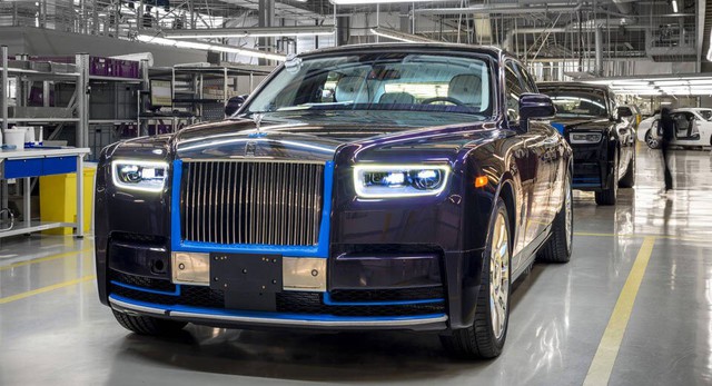 Rolls-Royce Phantom 2018 đầu tiên được đem đấu giá - Ảnh 2.