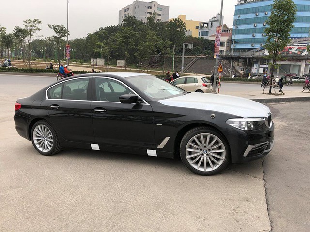 Sedan hạng sang BMW 5-Series 2017 đầu tiên về Việt Nam - Ảnh 3.