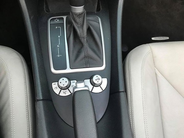 Xe mui trần Mercedes SLK 200 đi hơn 20.000 km rao bán lại chỉ 800 triệu đồng - Ảnh 11. Xe mui trần Mercedes SLK 200 đi hơn 20.000 km rao bán lại chỉ 800 triệu đồng - Ảnh 11.