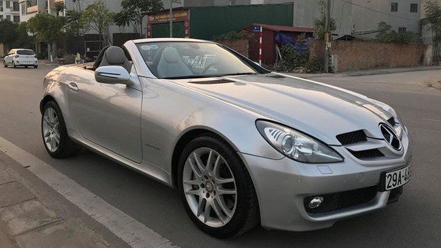 Xe mui trần Mercedes SLK 200 đi hơn 20.000 km rao bán lại chỉ 800 triệu đồng