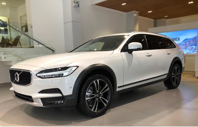 Wagon hạng sang Volvo V90 2018 đầu tiên về Việt Nam, chưa có giá bán - Ảnh 1.