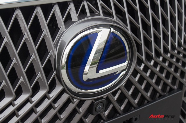 Lexus bán xe hybrid chính hãng đầu tiên Việt Nam - Ảnh 7.