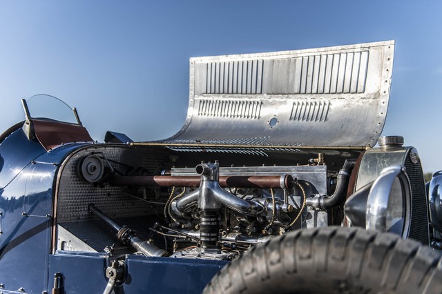Gặp gỡ bản sao giá hơn 5 tỉ của siêu phẩm Bugatti Type 35 - Ảnh 8.
