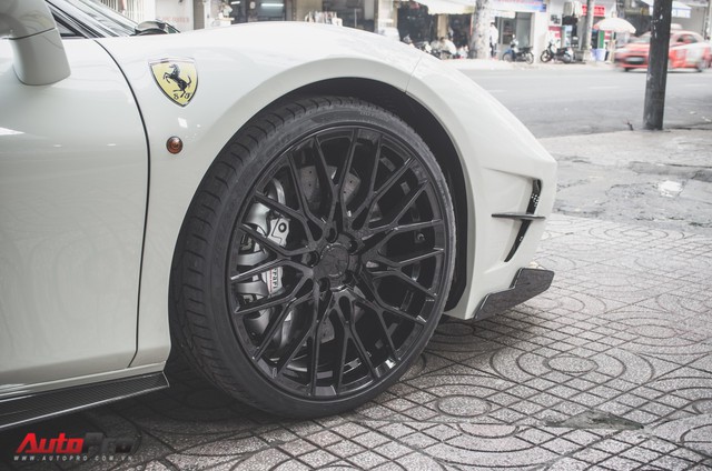 Chiêm ngưỡng gói độ hơn 1 tỷ đồng trên Ferrari 488 GTB tại Việt Nam - Ảnh 13. Chiêm ngưỡng gói độ hơn 1 tỷ đồng trên Ferrari 488 GTB tại Việt Nam - Ảnh 13.