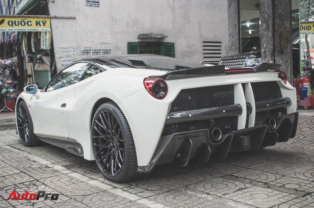 Chiêm ngưỡng gói độ hơn 1 tỷ đồng trên Ferrari 488 GTB tại Việt Nam - Ảnh 5. Chiêm ngưỡng gói độ hơn 1 tỷ đồng trên Ferrari 488 GTB tại Việt Nam - Ảnh 5.