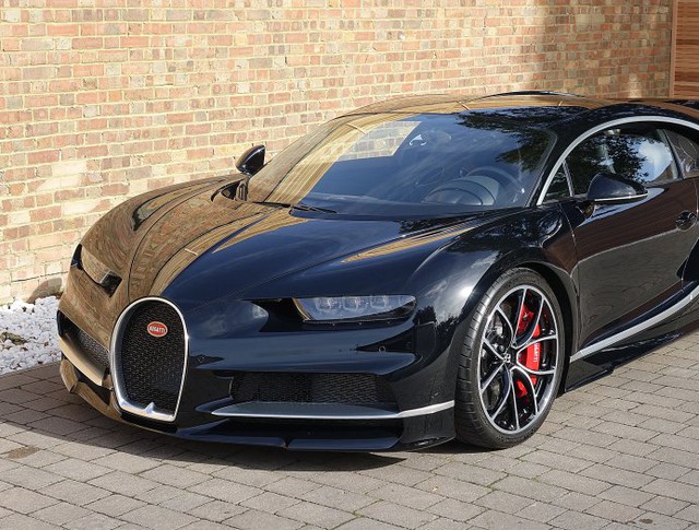 Vẻ đẹp của siêu phẩm Bugatti Chiron đầu tiên rao bán tại Anh - Ảnh 12.