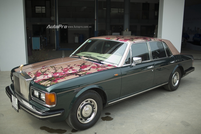 Hàng độc Rolls-Royce Silver Spirit thay áo mới đón Tết - Ảnh 1.