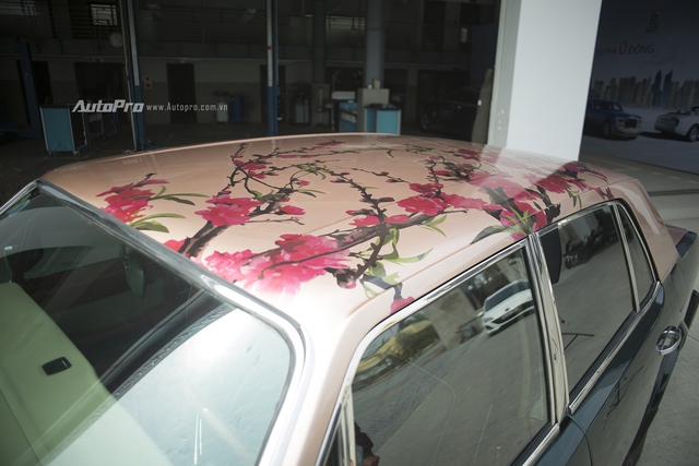 Hàng độc Rolls-Royce Silver Spirit thay áo mới đón Tết - Ảnh 7. Hàng độc Rolls-Royce Silver Spirit thay áo mới đón Tết - Ảnh 7.