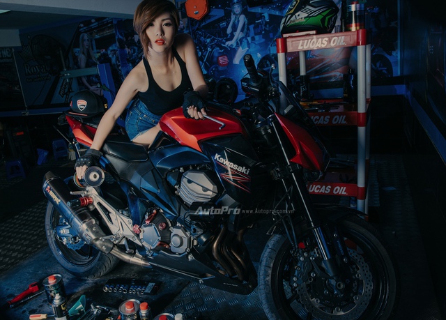 Nữ biker Việt khoe dáng cùng Kawasaki trong gara - Ảnh 6.