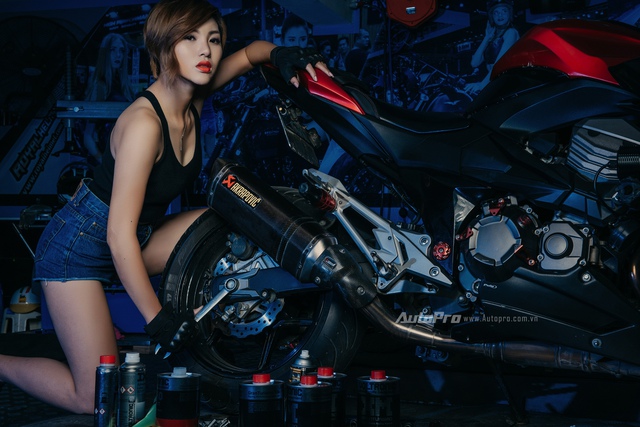 Nữ biker Việt khoe dáng cùng Kawasaki trong gara - Ảnh 10.