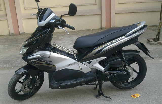 Honda Air Blade: 10 năm vượt lên Yamaha Nouvo trước khi nhường ngôi vương cho Honda Vision - Ảnh 2. Honda Air Blade: 10 năm vượt lên Yamaha Nouvo trước khi nhường ngôi vương cho Honda Vision - Ảnh 2.