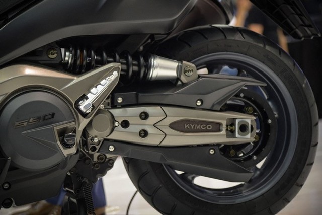 Xe tay ga cỡ lớn Kymco AK 550 sắp được bán chính hãng tại Việt Nam - Ảnh 7. Xe tay ga cỡ lớn Kymco AK 550 sắp được bán chính hãng tại Việt Nam - Ảnh 7.