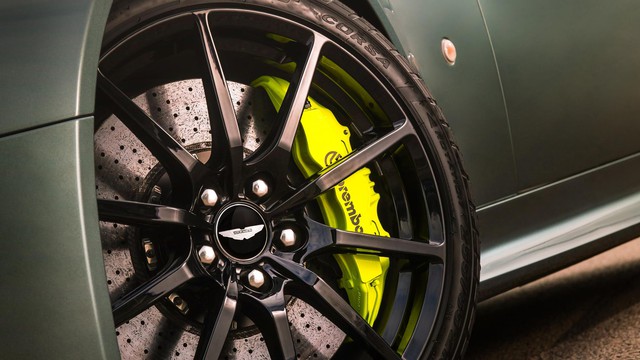 Aston Martin Vantage AMR - Tầm cao mới của hãng siêu xe Anh quốc - Ảnh 11.