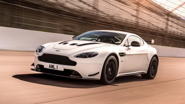 Aston Martin Vantage AMR - Tầm cao mới của hãng siêu xe Anh quốc - Ảnh 7.