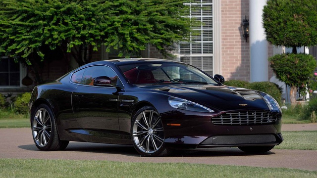 Ngất ngây với bộ áo màu thạch anh tím của Aston Martin Virage phiên bản Rồng chuẩn bị đấu giá