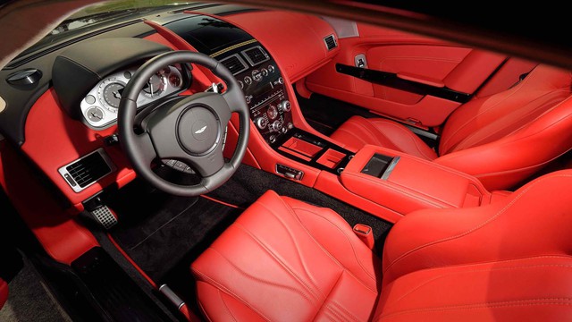 Ngất ngây với bộ áo màu thạch anh tím của Aston Martin Virage phiên bản Rồng chuẩn bị đấu giá - Ảnh 7.