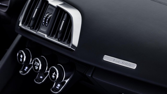 Audi giới thiệu siêu xe R8 V10 phiên bản dẫn động cầu sau, giá từ 3,8 tỷ Đồng - Ảnh 12.