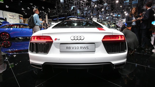 Audi giới thiệu siêu xe R8 V10 phiên bản dẫn động cầu sau, giá từ 3,8 tỷ Đồng - Ảnh 7.