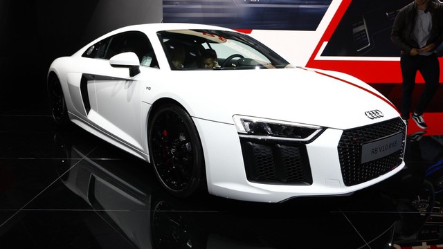 Audi giới thiệu siêu xe R8 V10 phiên bản dẫn động cầu sau, giá từ 3,8 tỷ Đồng - Ảnh 3.